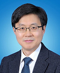 기획조정실장 윤경철 교수