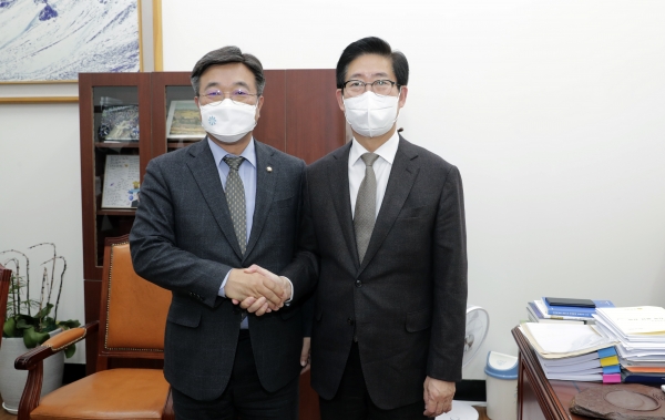 윤호중 더불어민주당 원내대표, 양승조 충남도지사
