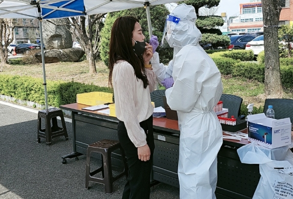 충남도교육청이 설치 운영하고 있는 거점형 PCR 검사소 전경.(사진=충남교육청)