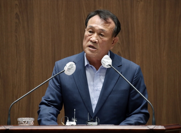 김응규 의원이 26일 열린 제339회 임시회 제2차 본회의에서 5분 발언을 하고 있다.(사진=충남도의회)