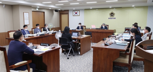 충남도의회 기경위가 19일 제340회 임시회 2차 회의를 열고 있다.(사진=충남도의회)