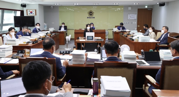21일 충남도의회 교육위가 제340회 임시회를 열고 있다.(사진=충남도의회)