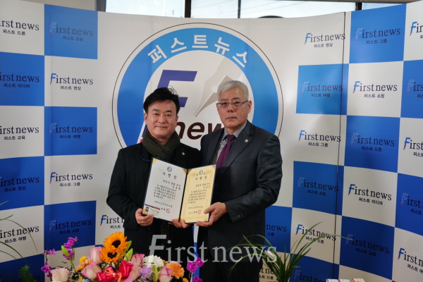 사진왼쪽= 김종필 문화국장 사량