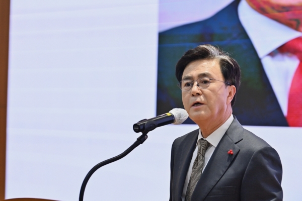김태흠 지사가 26일 도청 대회의실에서 열린 ‘지방시대, 충남도민 의견을 듣다’ 토론회에서 모두발언을 하고 있다.(사진=충남도)