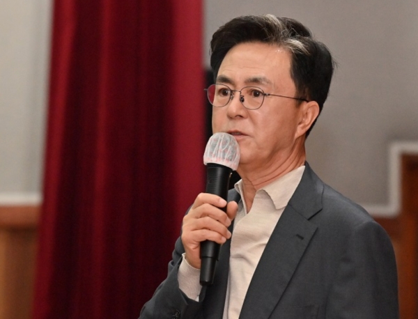 김태흠 지사가 12일 충남농기원 대강당에서 특강을 하고 있다.(사진=충남도)
