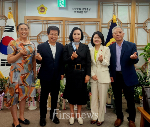 정윤경 부의장, “공예품 판로 확대를 위해 경기도가 적극 나서 줄 것” 주문