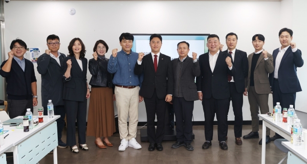4일 열린 ‘청년 삶의 질 향상을 위한 연구모임’ 2차 회의 장면. (사진=충남도의회)