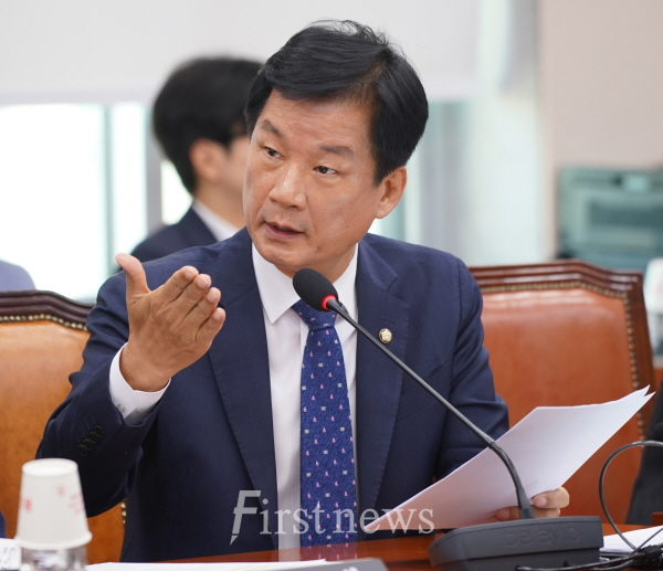 박균택 국회의원 국회 질의